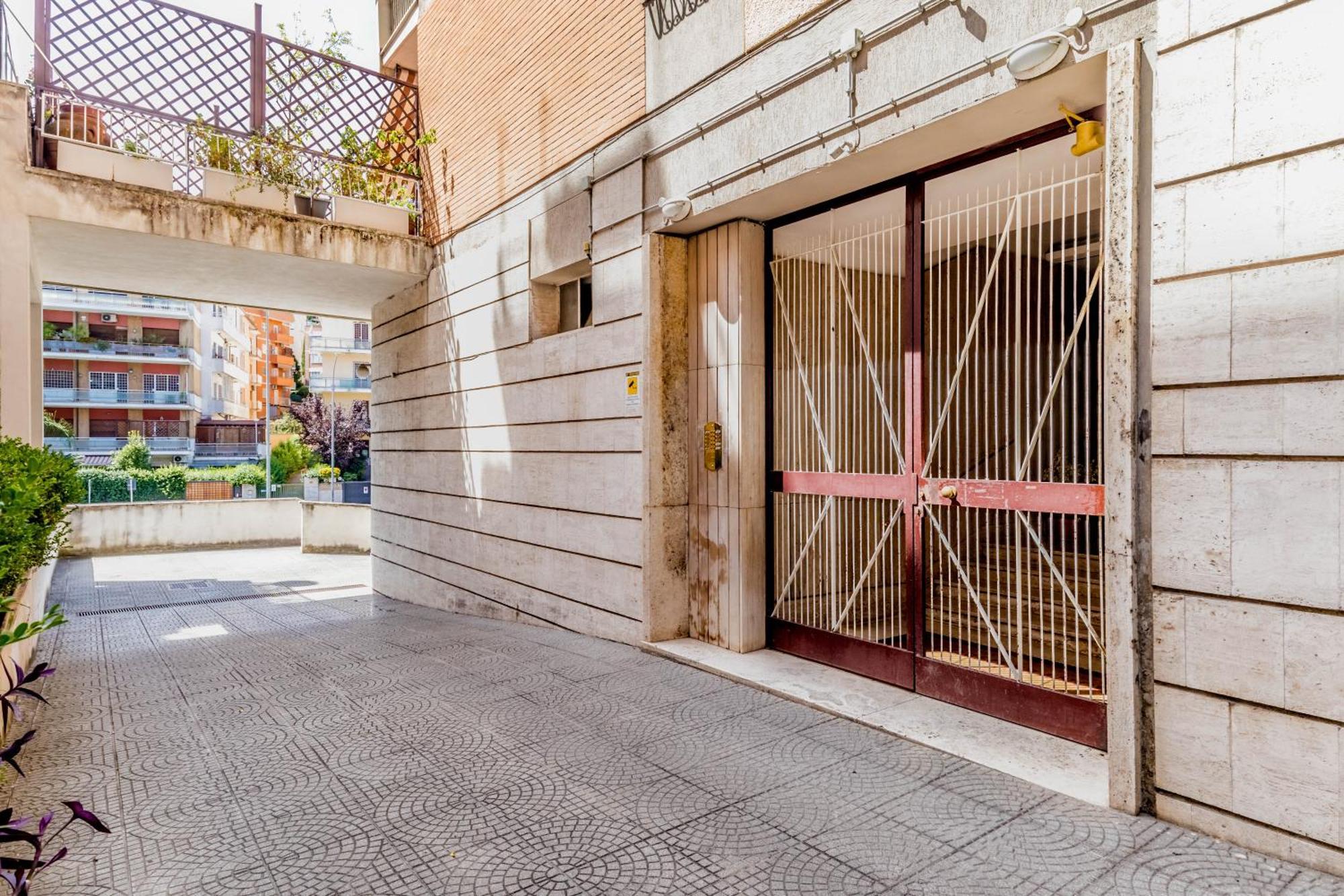 L'Attico Con Terrazza In Corso Francia Rome Exterior photo